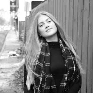 Meet your Posher, Laurie